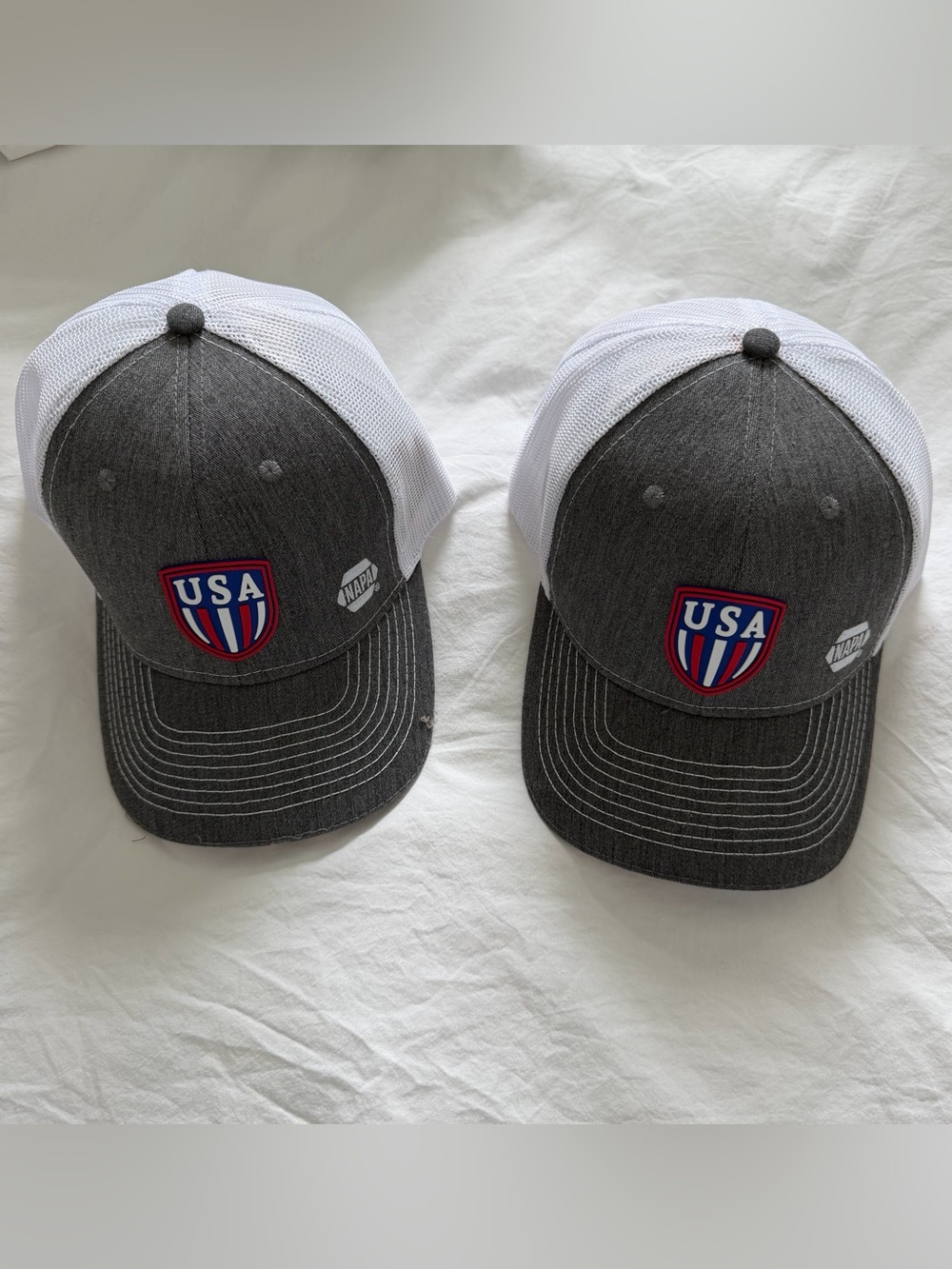 NAPAPIJRI USA Patch Grey & White Mesh Trucker Hat
